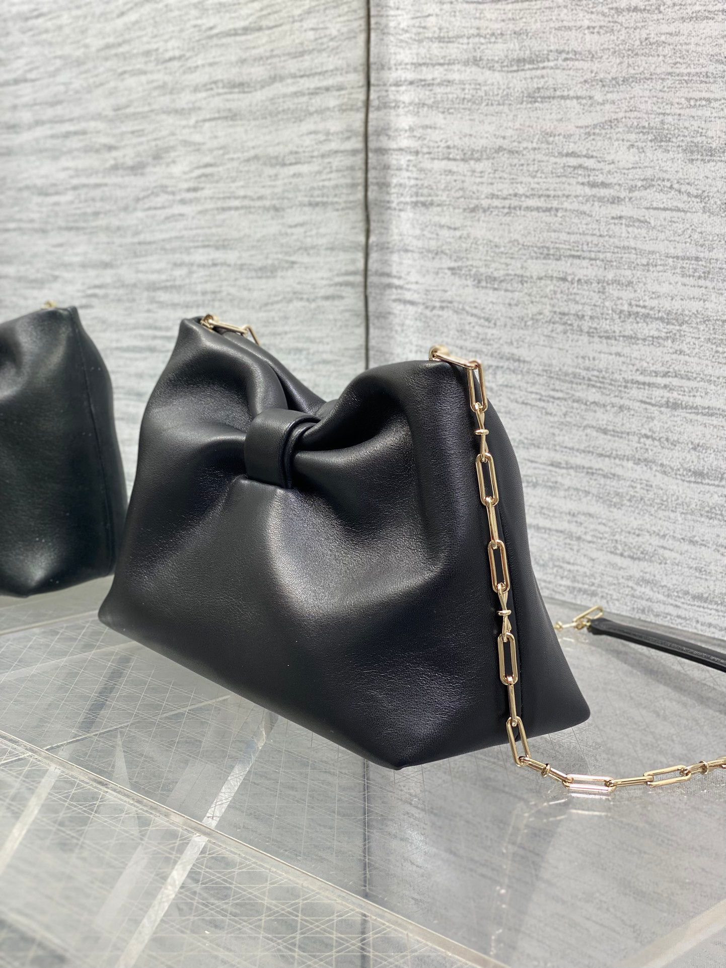 Kurdele Detaylı Siyah El Çantası