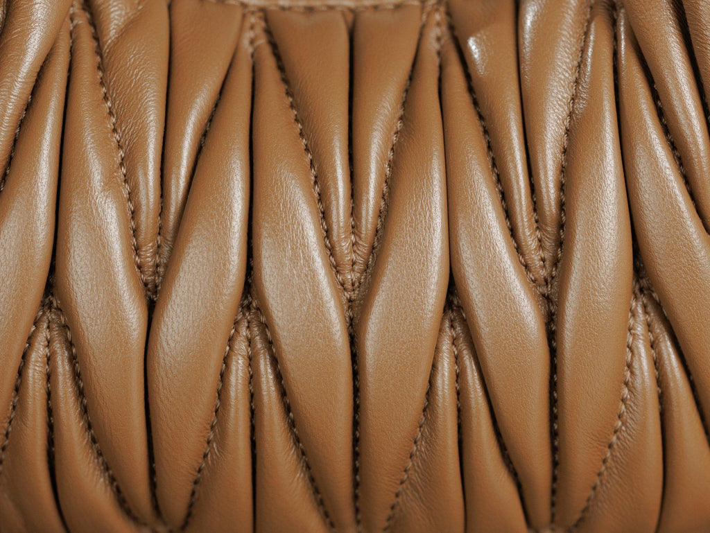 Baklava Desenli Şişme Deri Çanta