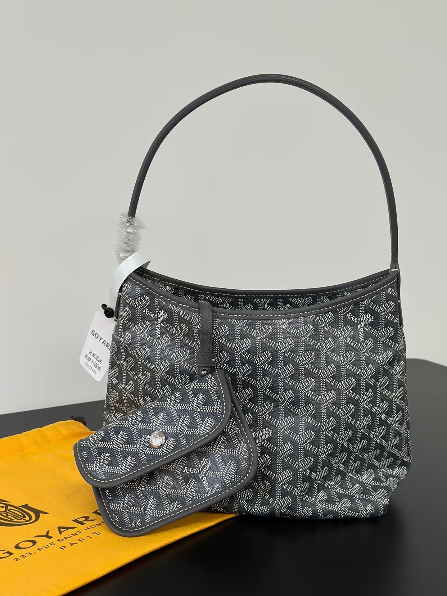 Goyard mini size