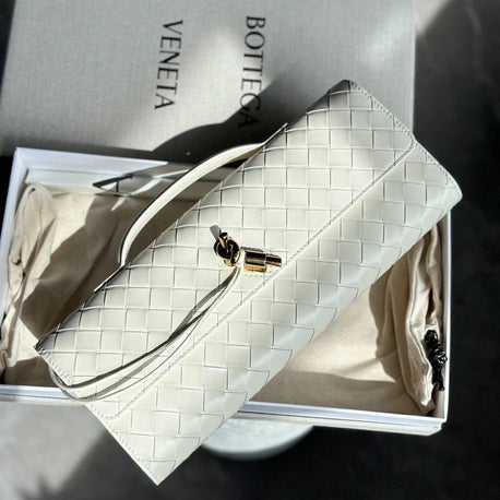 BottegaV andiamo clutch